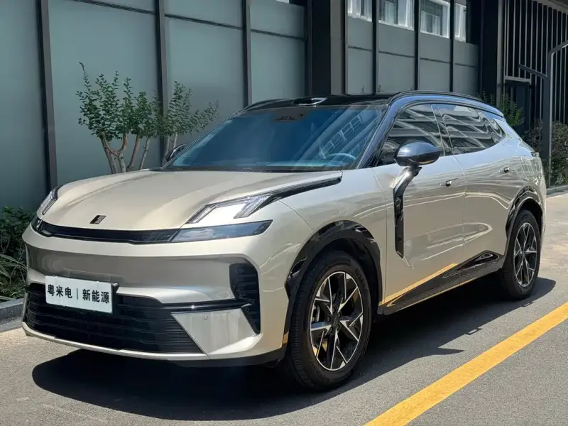 Lynk & Co 08 EM-P