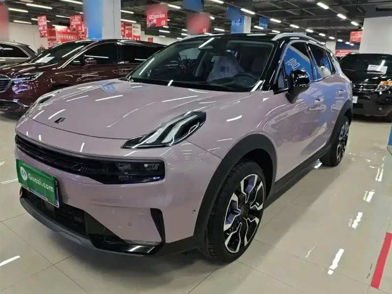 Lynk & Co 06