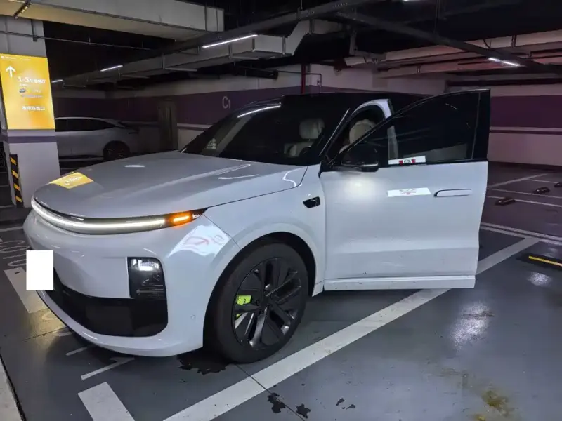 Li Auto L6