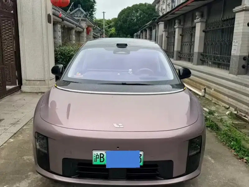 Li Auto i8