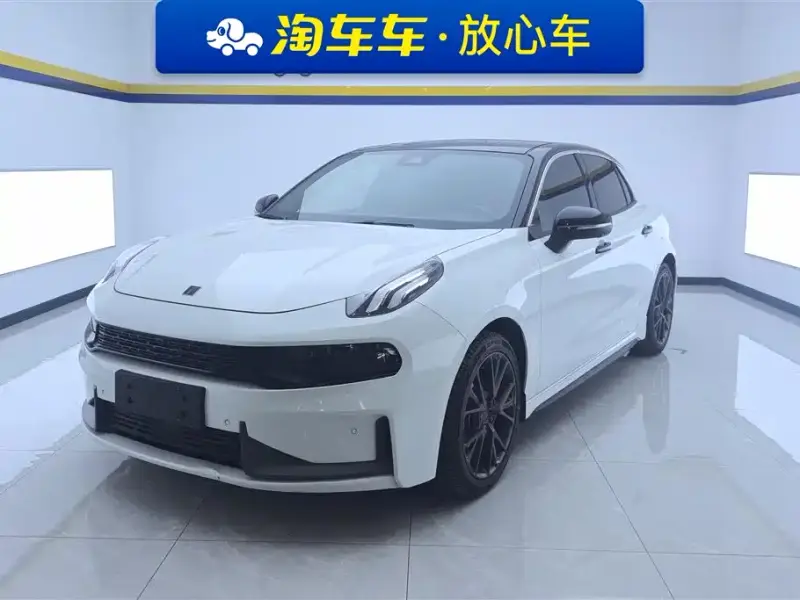 Lynk & Co 03