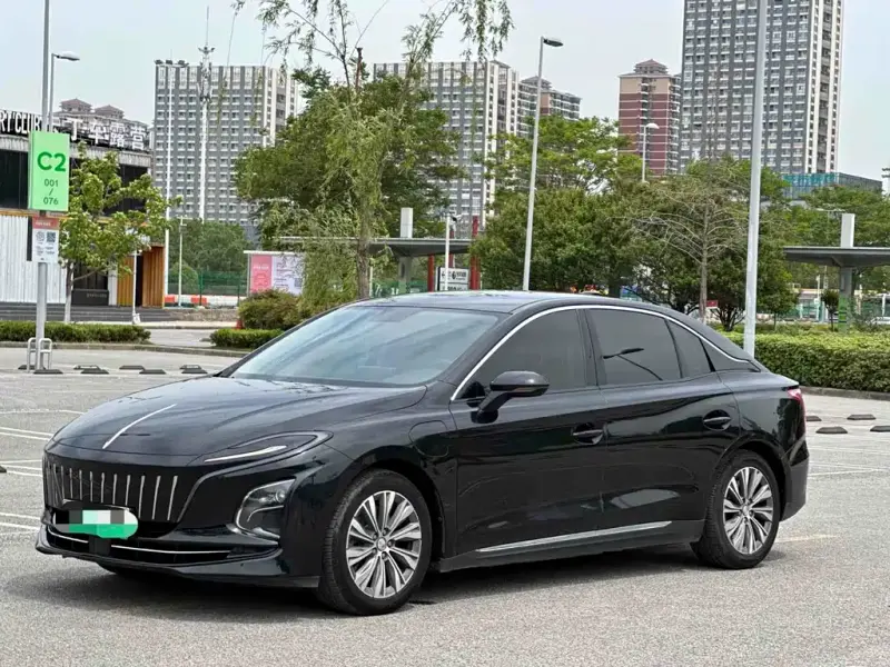 Hongqi E-QM5