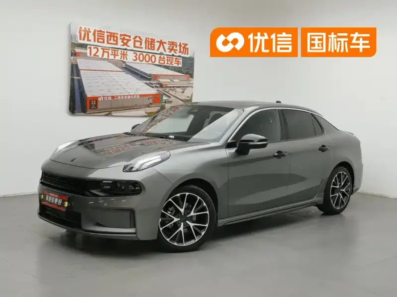 Lynk & Co 03