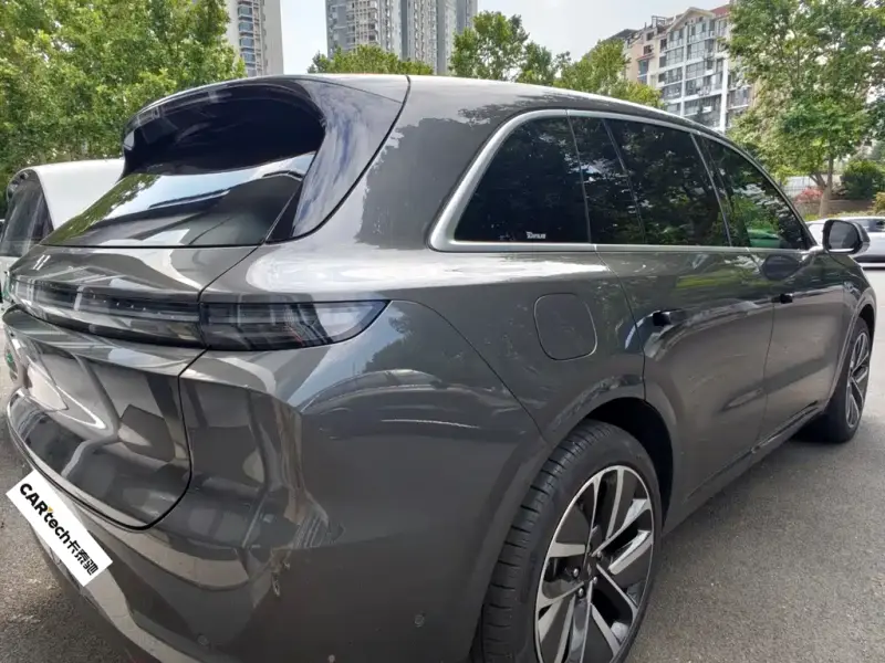 Li Auto L6