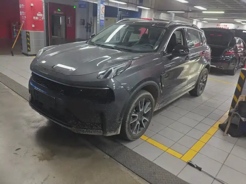 Lynk & Co 01