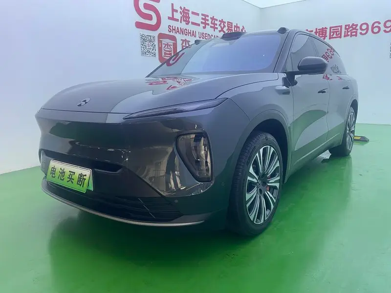NIO ES8