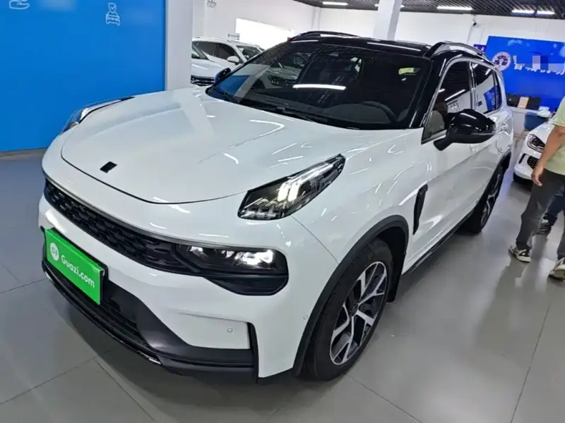 Lynk & Co 01