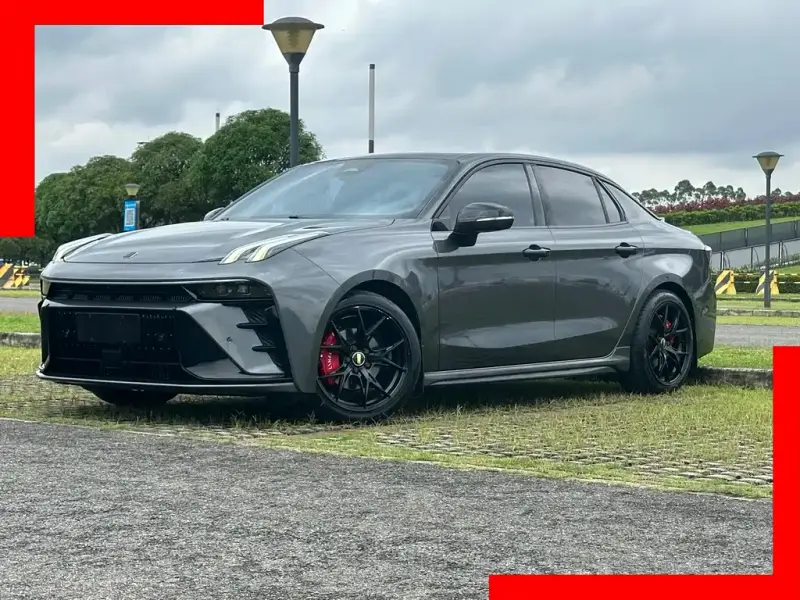 Lynk & Co 03