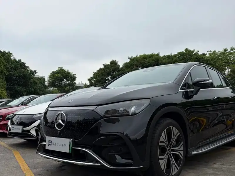 Mercedes-Benz EQE SUV