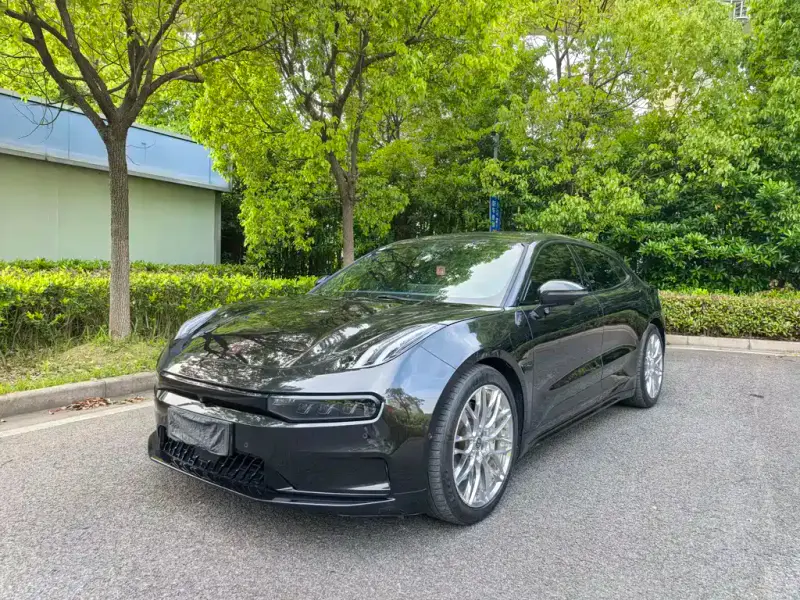 Zeekr 001