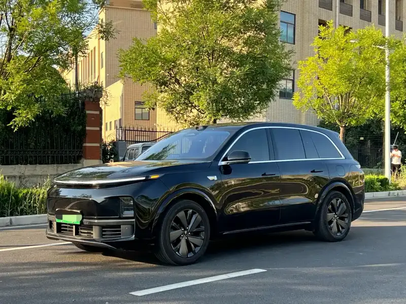 Li Auto L8