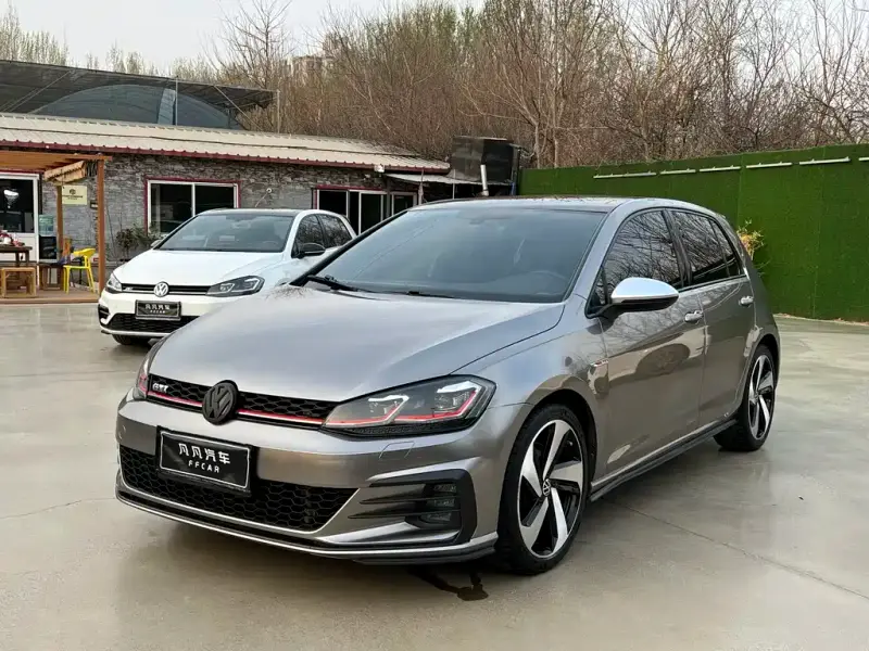 Volkswagen Golf GTI