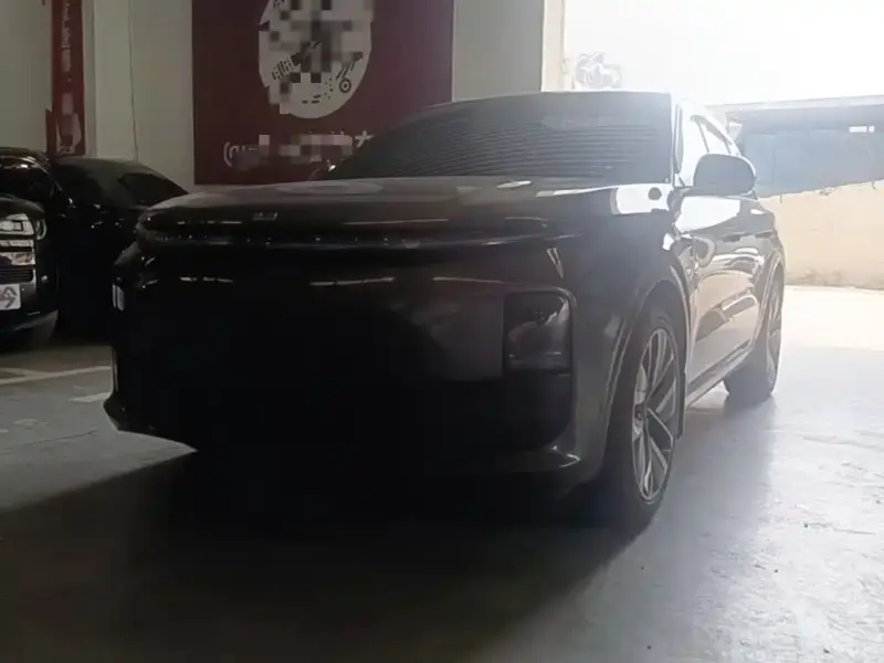 Li Auto L6