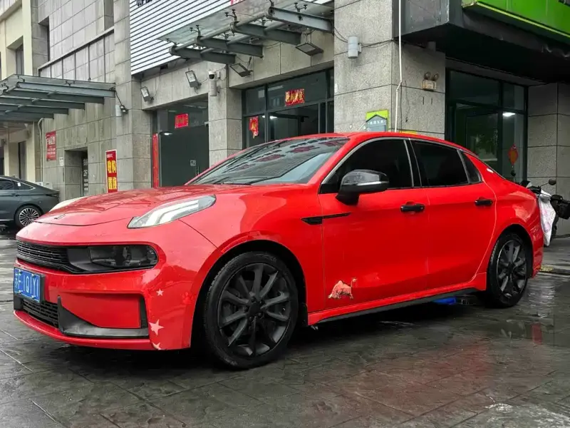 Lynk & Co 03