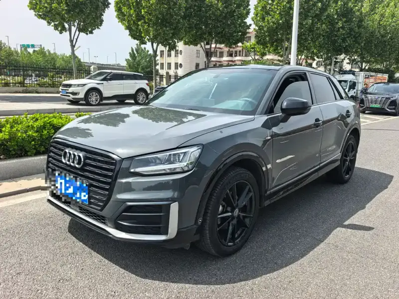 Audi Q2L