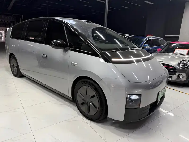 Li Auto MEGA