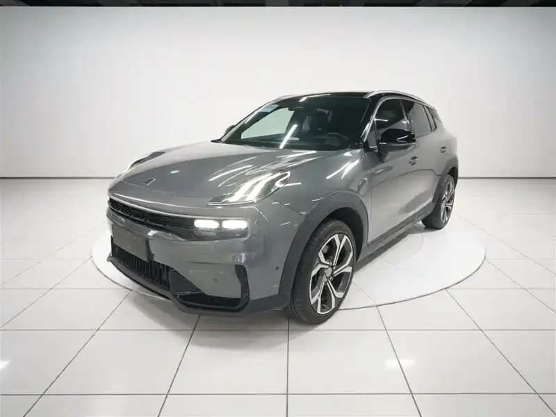 Lynk & Co 06