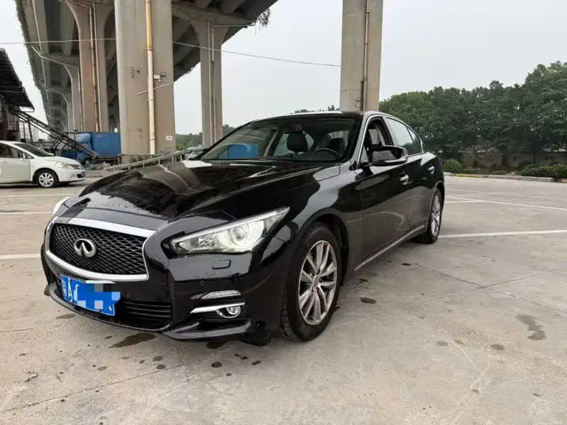 Infiniti Q50L