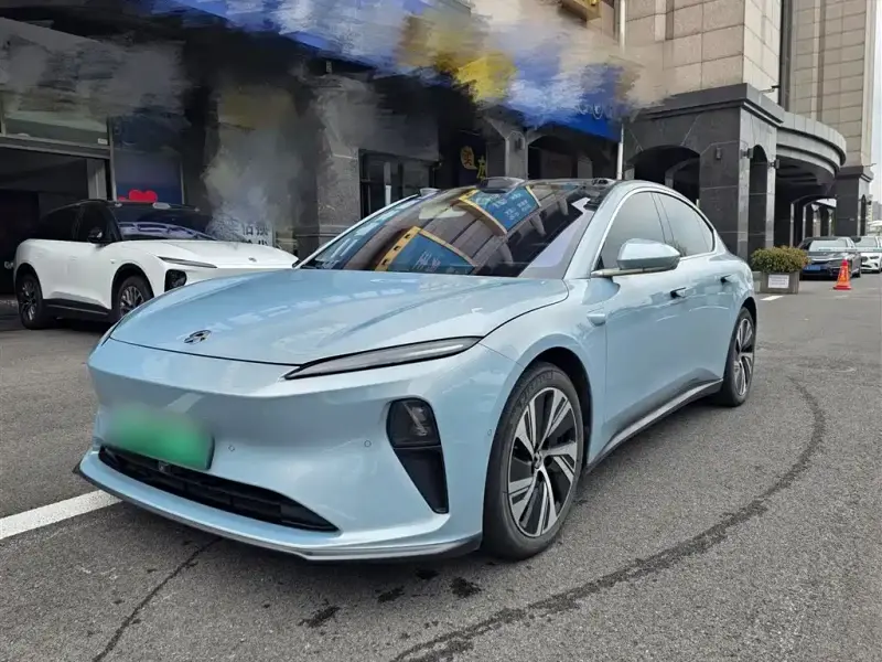 NIO ET5