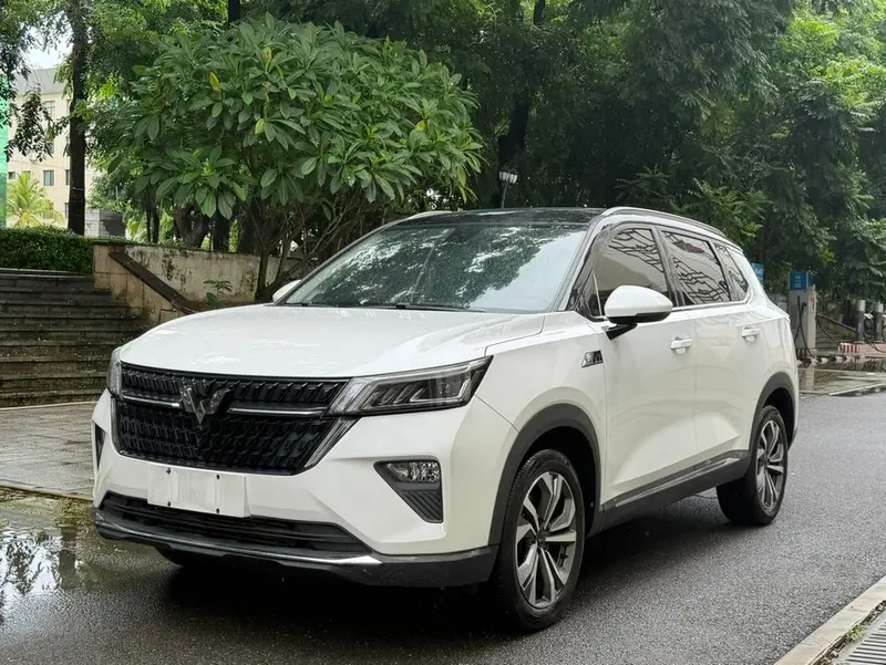 Wuling Asta