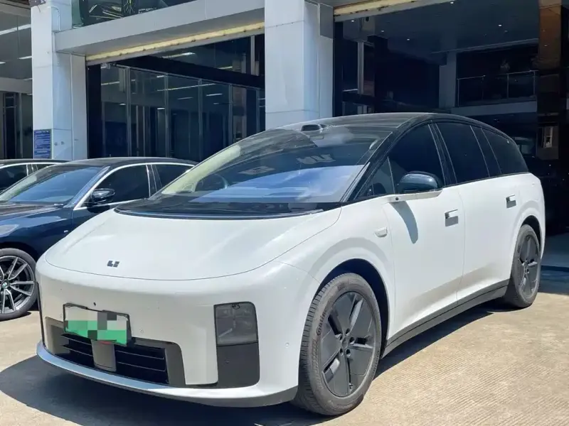 Li Auto i8