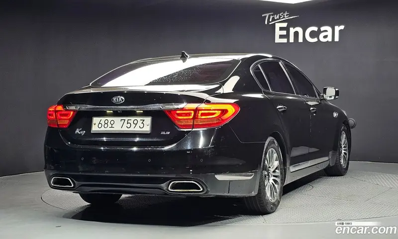 Kia Quoris (K9)