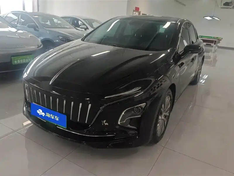 Hongqi E-QM5