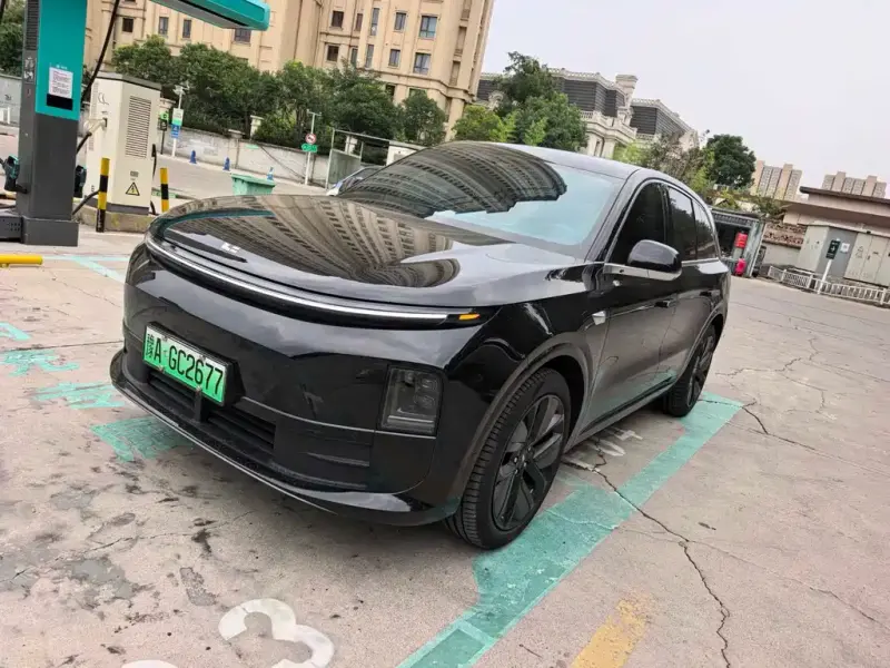 Li Auto L6