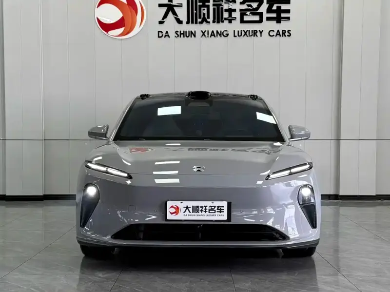 NIO ET5