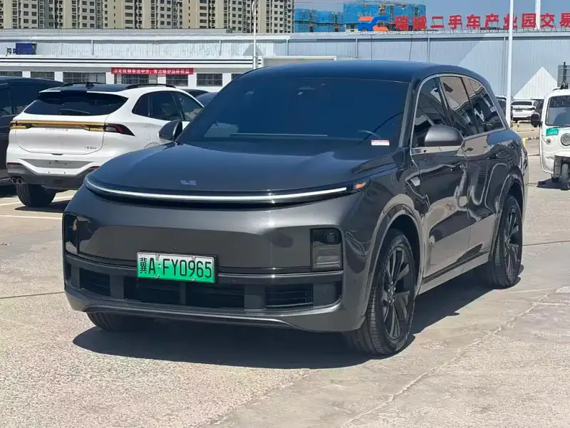 Li Auto L8