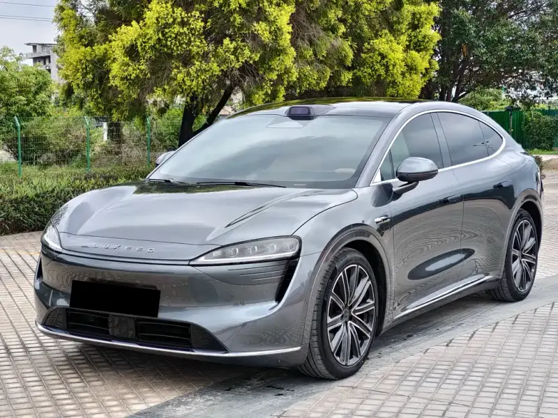 Luxeed Zhijie R7