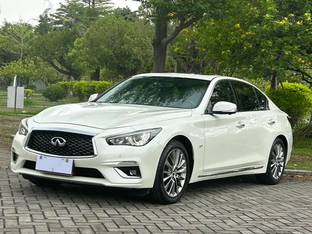 Infiniti Q50L