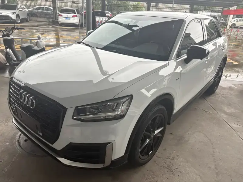 Audi Q2L