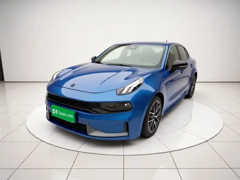 Lynk & Co 03