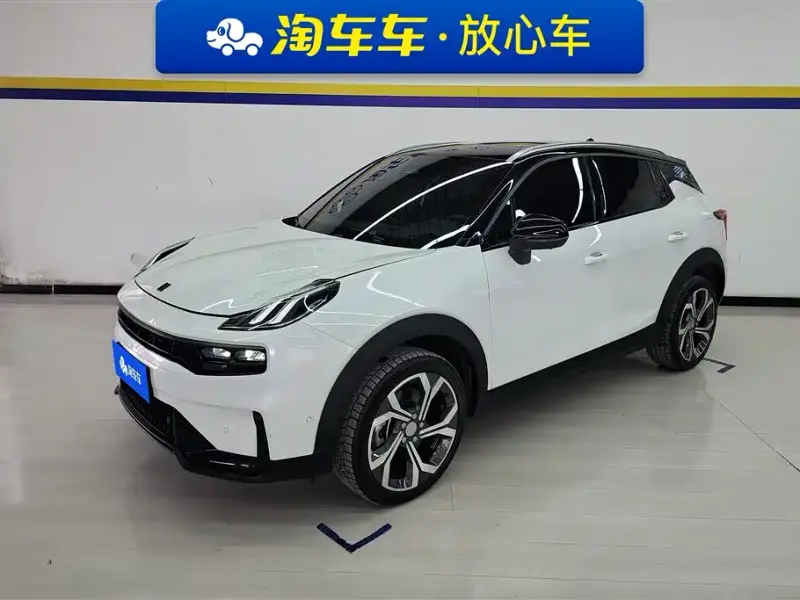 Lynk & Co 06