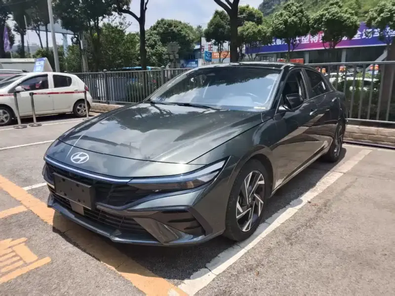 Hyundai Elantra