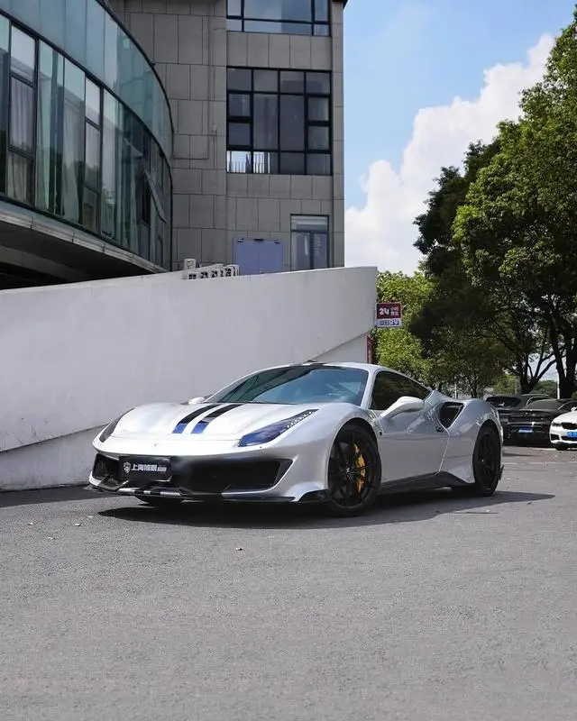 Ferrari 488