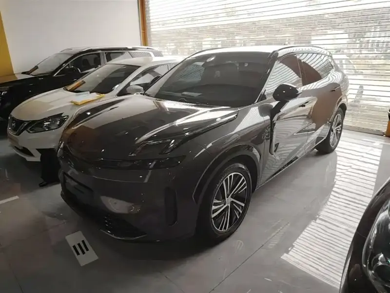 Lynk & Co 08 EM-P