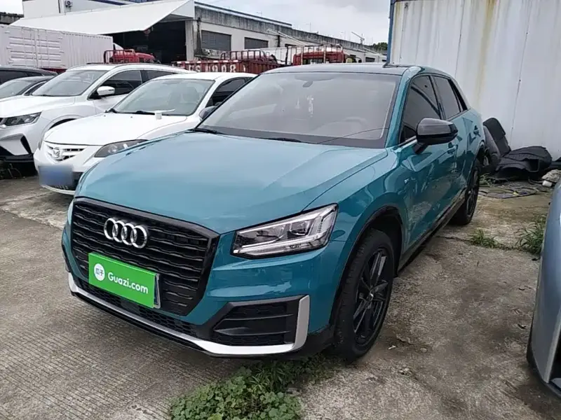 Audi Q2L