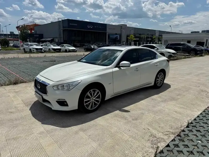 Infiniti Q50L