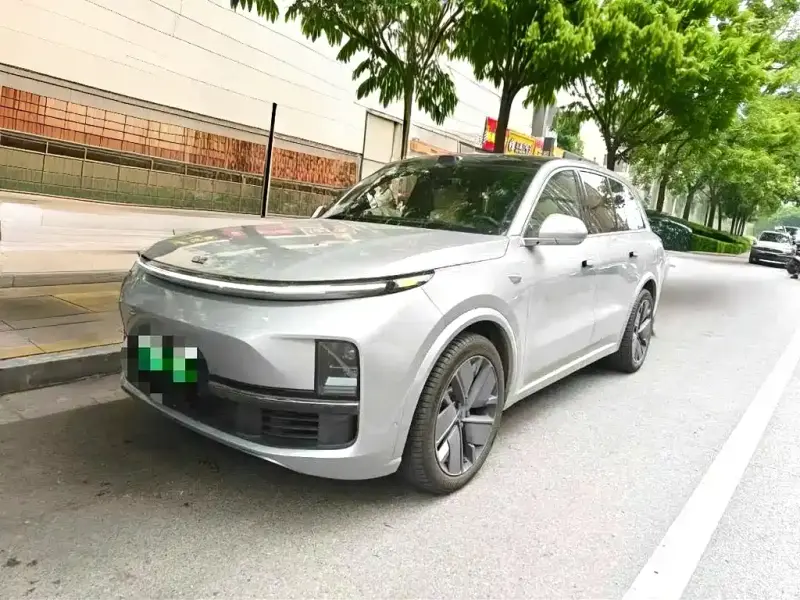 Li Auto L8