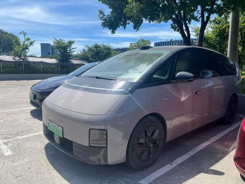 Li Auto MEGA