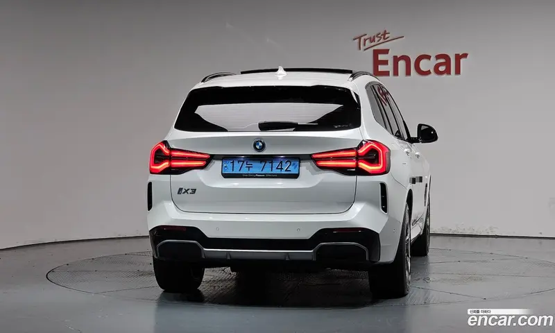 BMW iX3