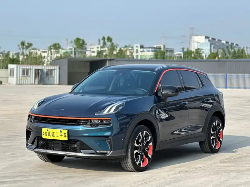 Lynk & Co 06