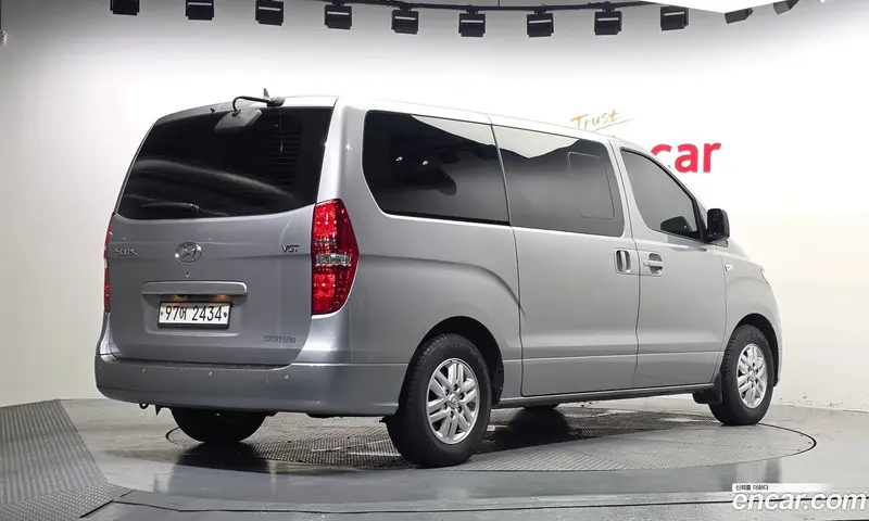 Hyundai H-1