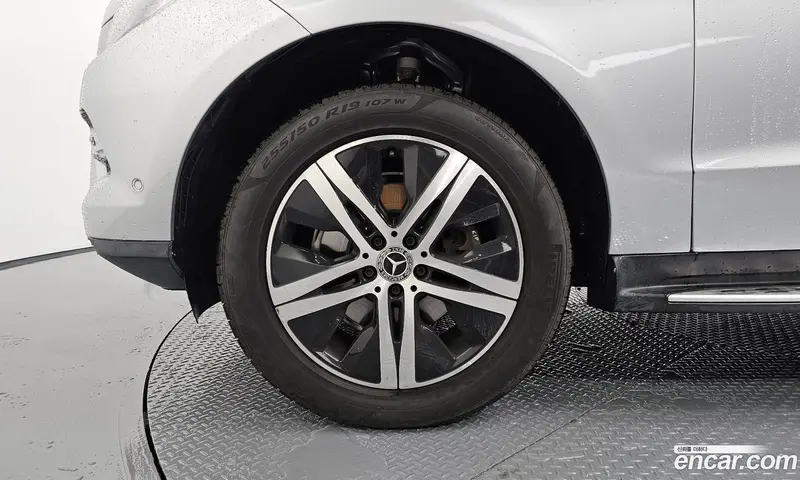 Mercedes-Benz M-class