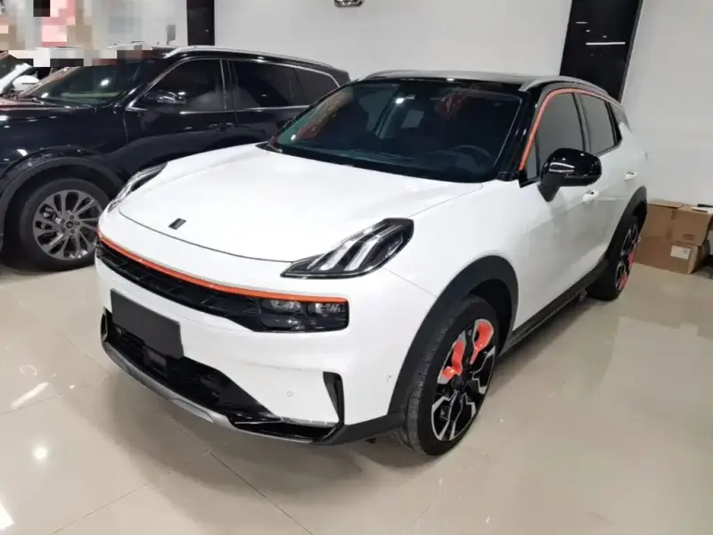 Lynk & Co 06