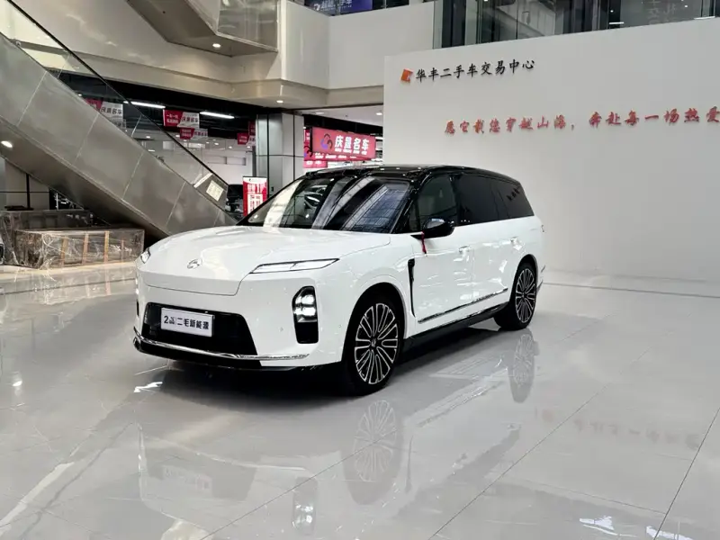 NIO ES8