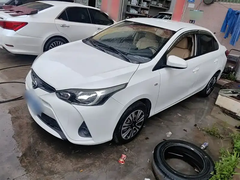 Toyota Yaris L