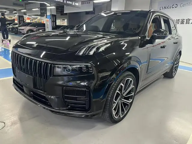 Lynk & Co 09